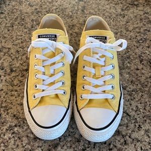 Unisex Chuck Taylors, Women’s 8 Men’s 6 in like new condition in a butter/yellow